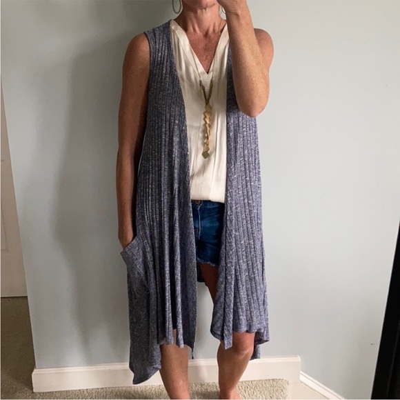 Sleeveless Open Front Cardigan - Picture 2 of 10